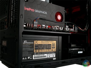 YOYOTech-W7000-Workstation-KitGuru-18