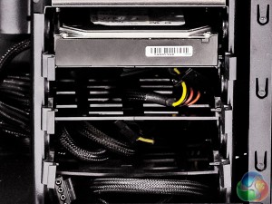BitFenix-Comrade-Chassis-Black-White-Review-Inside-Drive-Bays
