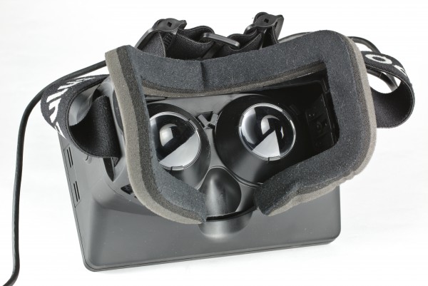 Oculus_Rift_-_Developer_Version_-_Back