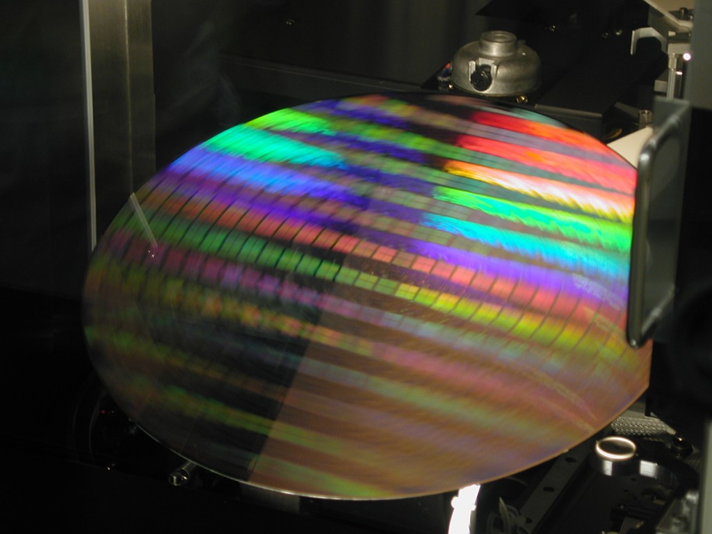 intel_ireland_semiconductor_chip_fab_300mm_wafer