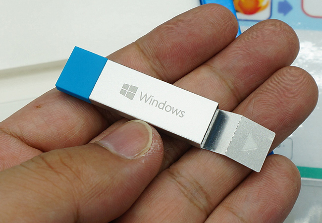 Windows 10 USB flash drives now available to pre-order on