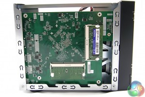 Asustor AS6104T memory slots