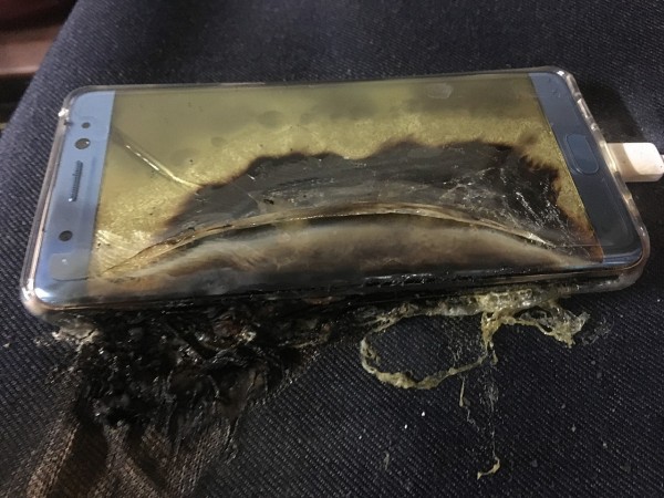 explosive-start-for-samsung-galaxy-note-7-more-phones-catch-fire-while-charging-507793-4-e1476194068674