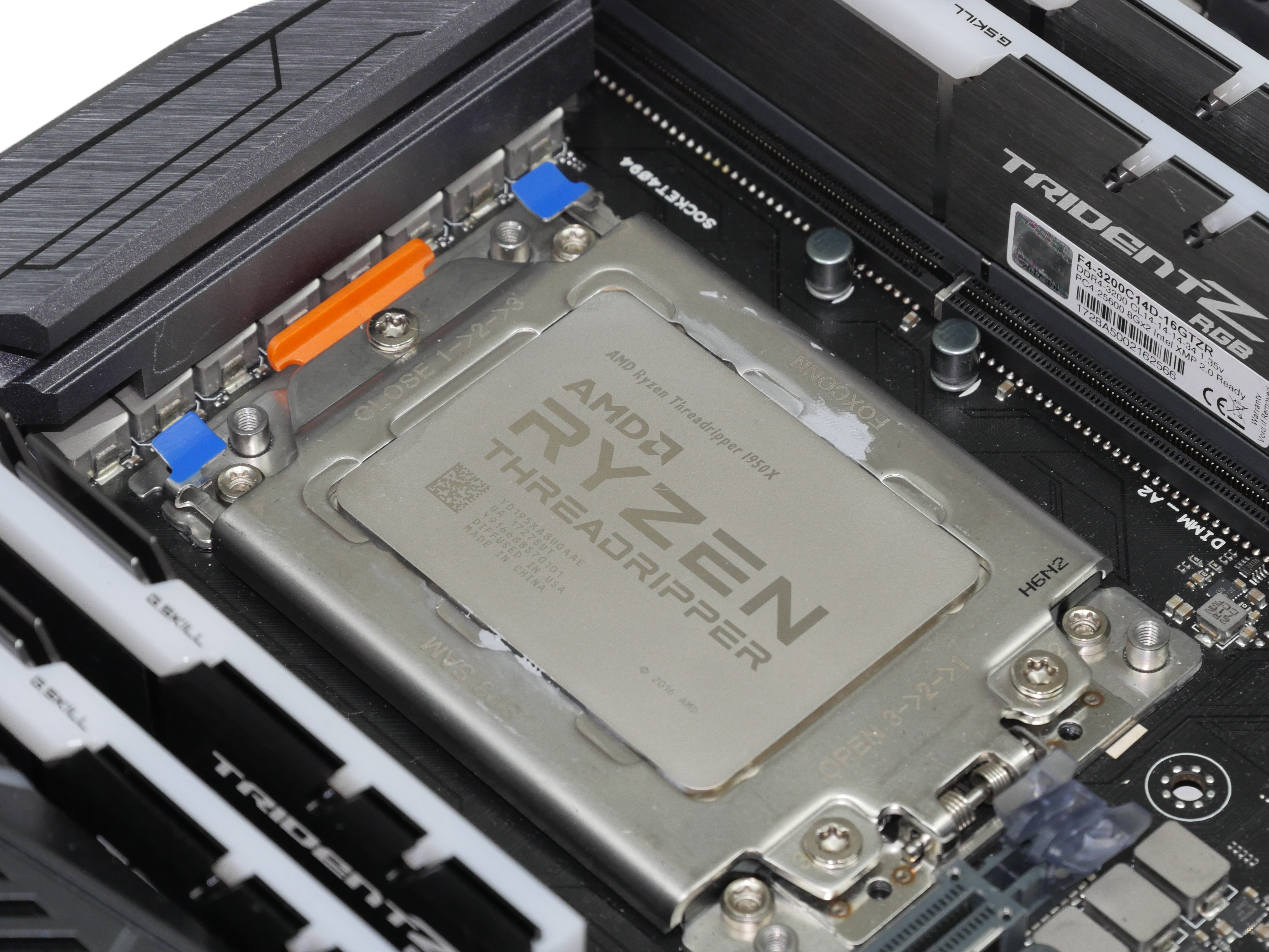 AMD Ryzen Threadripper 1950X (16C32T) & (12C24T) Review |
