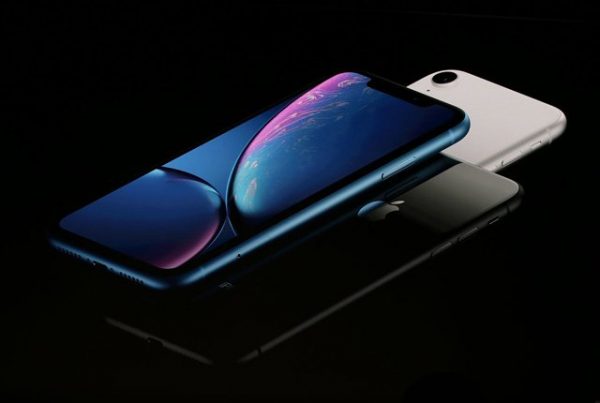 The Iphone Xs Packs A Smaller Battery Than The Iphone X But Bumps