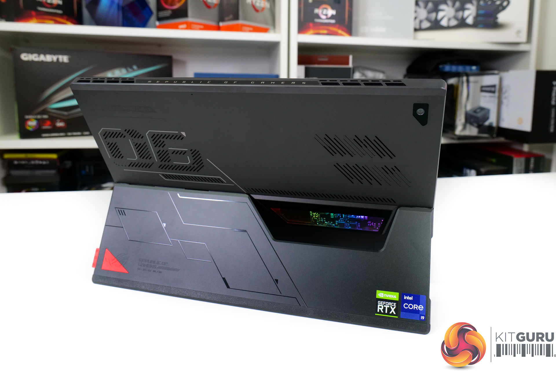 Asus Rog Ally + Asus Rog Xg Mobile Egpu Geforce Rtx 3080 Avt