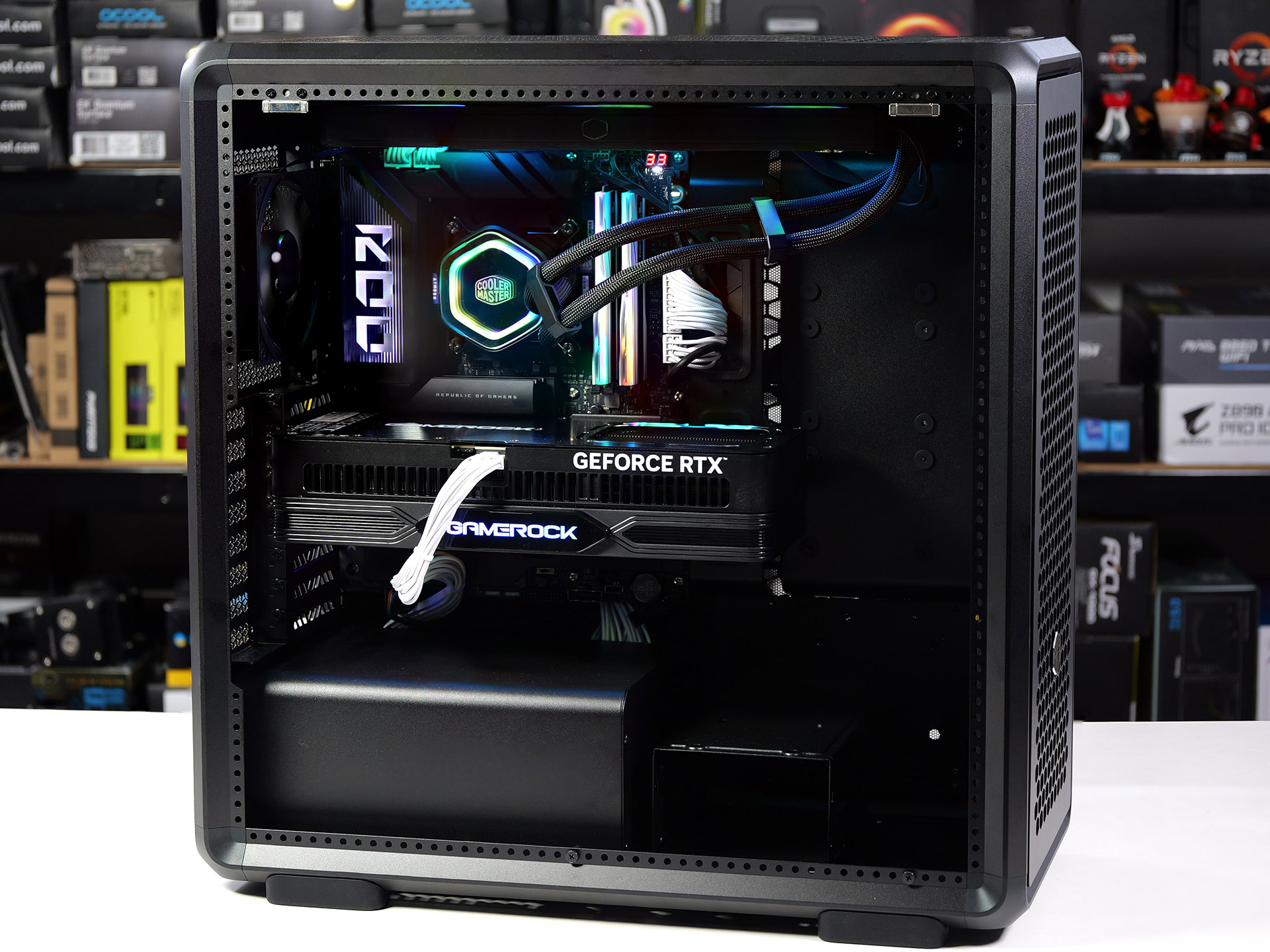 Cooler Master MasterFrame 600 Freeform - Case PC ATX Mid-Tower In Alluminio, Pannelli Magnetici, Interni Personalizzabili, Fino A GPU 410mm E AIO 420mm, USB-C, Vetro - 5
